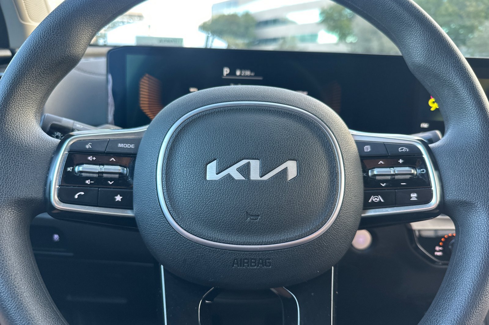 Used 2024 Kia Sorento LX FWD image 34