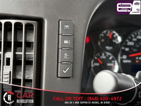 Used 2017 Chevrolet Express 3500 LT w/ LT Preferred Equipment Group RWD image 26