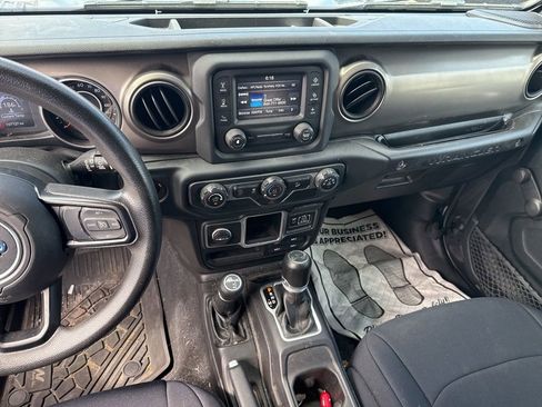 Used 2018 Jeep Wrangler Unlimited Sport image 9