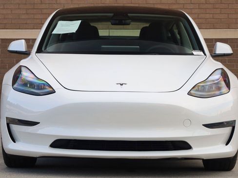 Used 2023 Tesla Model 3 Standard Range RWD image 6