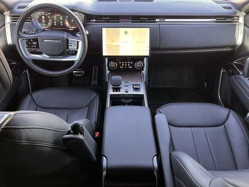 Used 2023 Land Rover Range Rover Autobiography image 11