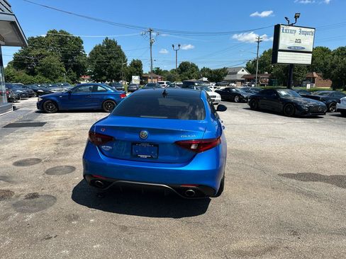 Used 2019 Alfa Romeo Giulia AWD w/ Quick Order Package 22J Sport image 5