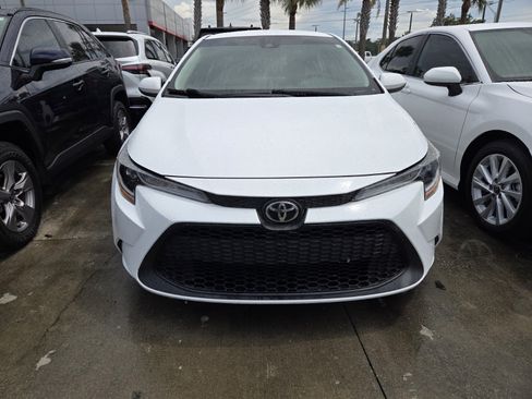 Used 2020 Toyota Corolla L FWD image 2