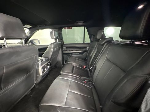 Used 2018 Ford Expedition XLT w/ Equipment Group 202A RWD image 49