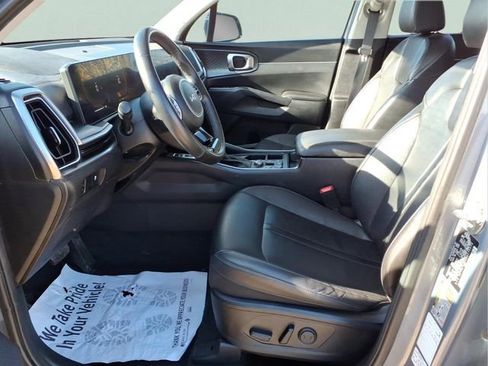 Used 2024 Kia Sorento S image 23