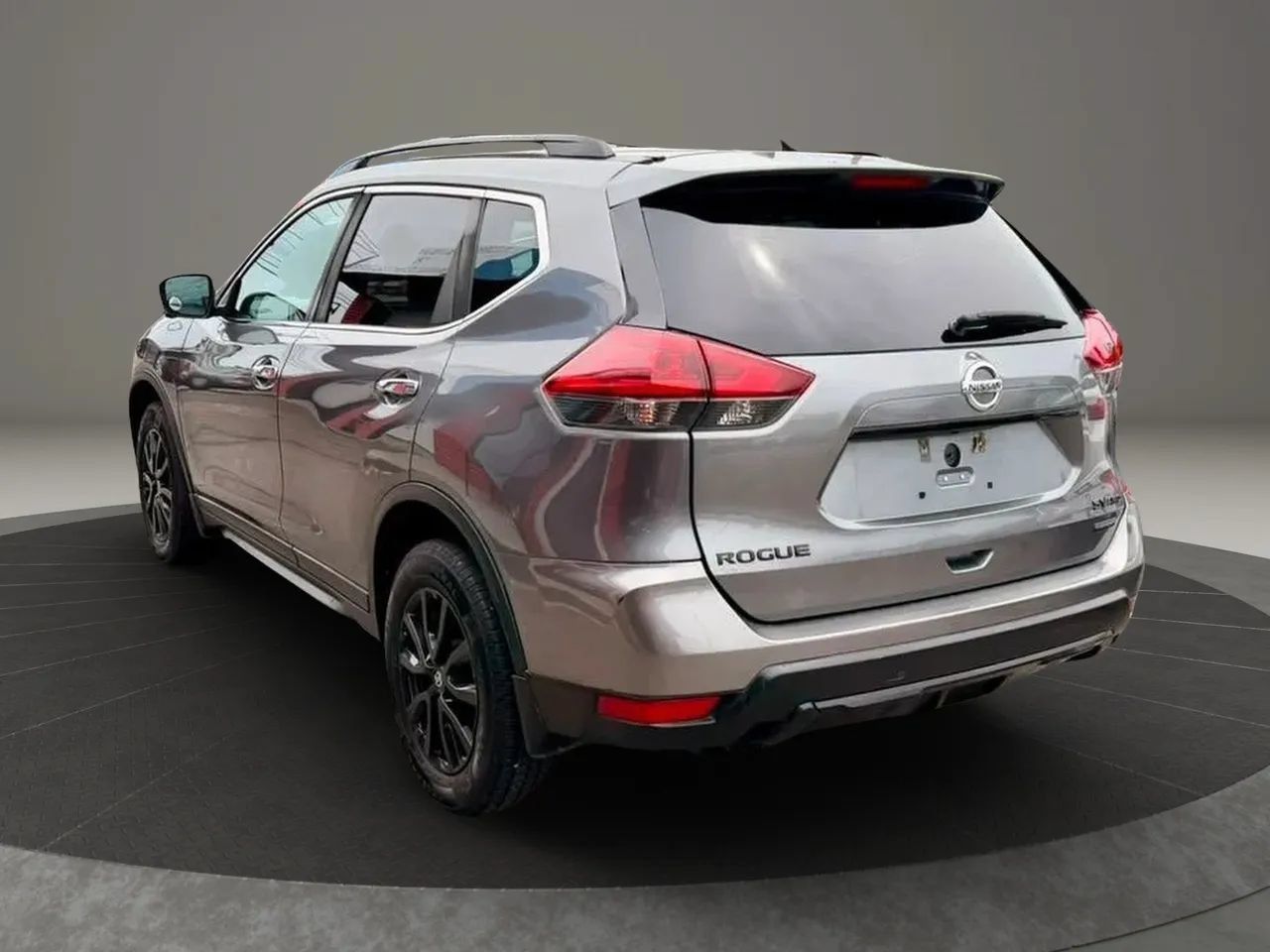 Used 2018 Nissan Rogue SV w/ Premium Package AWD/4WD image 6