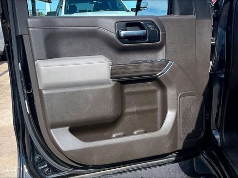 Used 2021 Chevrolet Silverado 1500 LT image 16