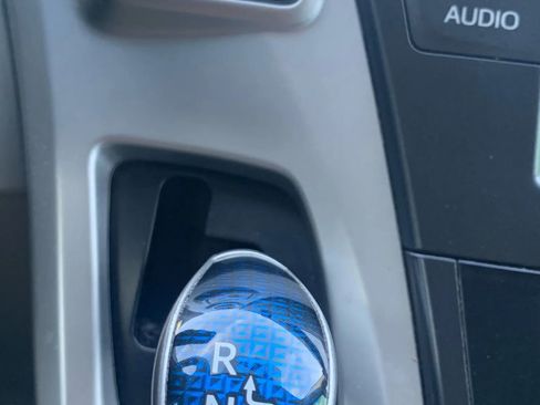 Used 2014 Toyota Prius V Five image 27