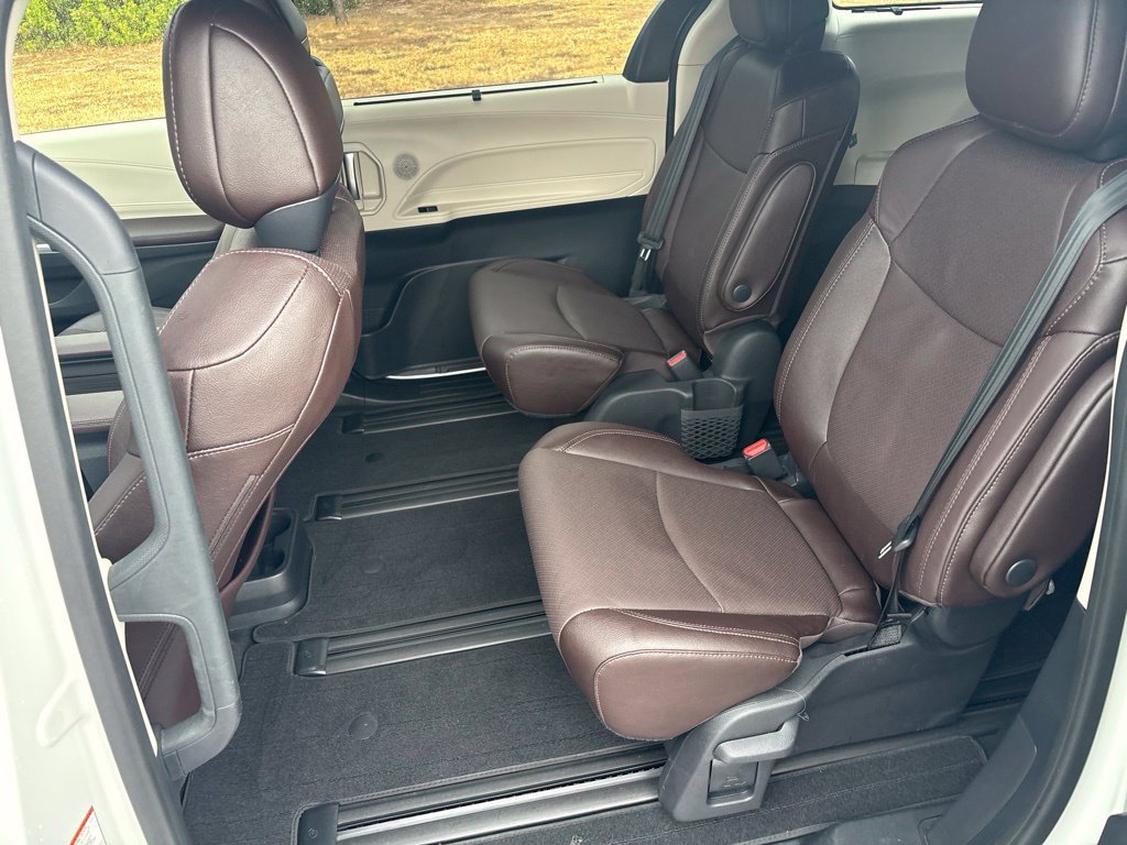 Used 2021 Toyota Sienna Platinum AWD/4WD image 20