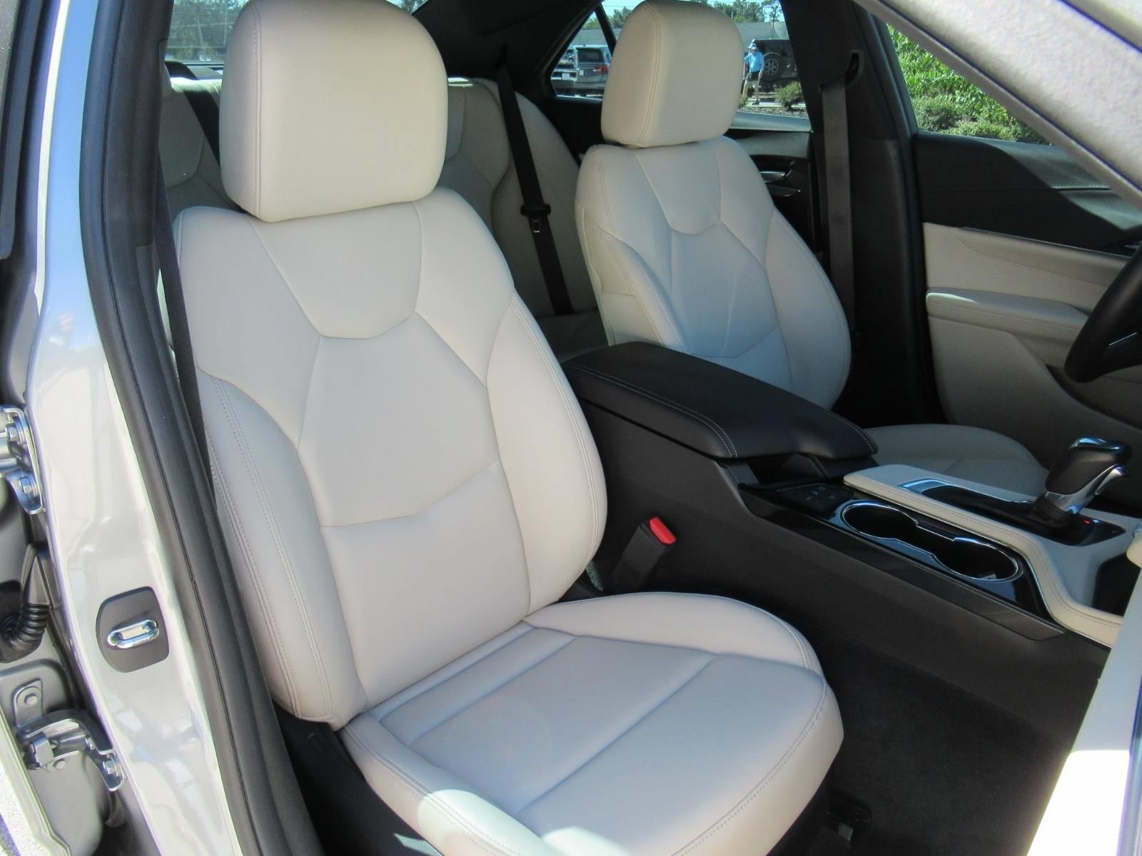 Used 2023 Cadillac CT4 Luxury w/ Sun And Sound Package RWD image 10