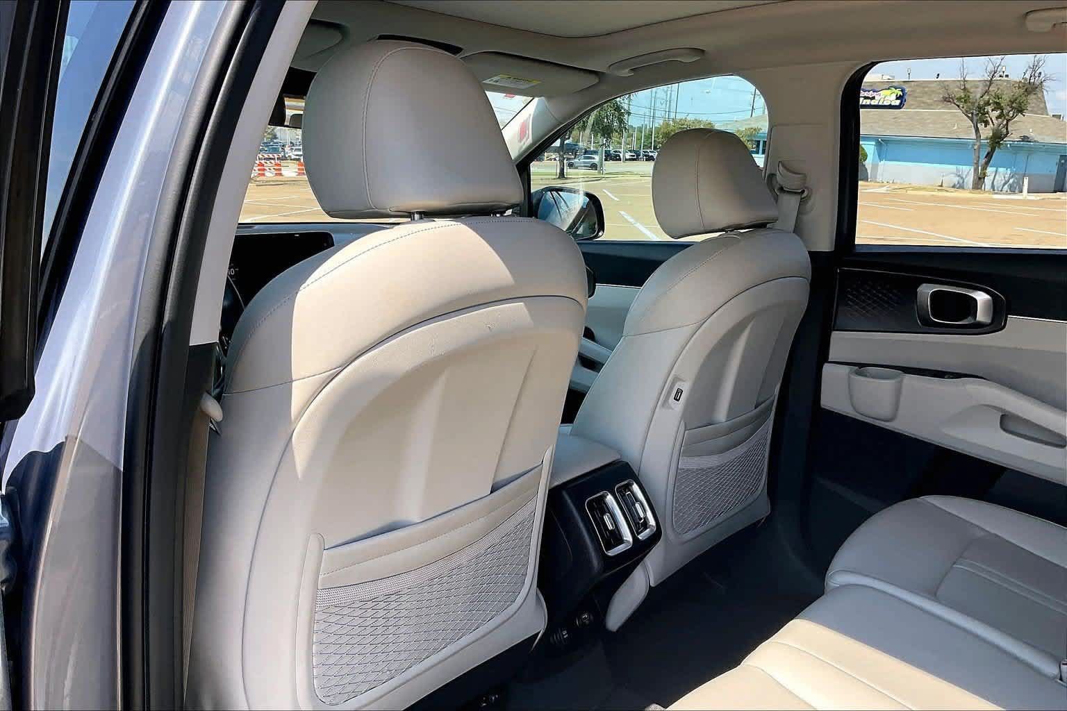 Certified 2022 Kia Sorento S w/ Panoramic Sunroof Package FWD image 10