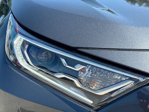 Used 2021 Toyota RAV4 XLE Premium AWD/4WD image 40