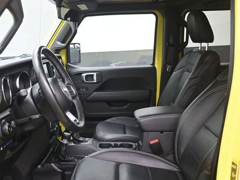 Used 2023 Jeep Wrangler Unlimited Sahara w/ Cold Weather Group AWD/4WD image 6