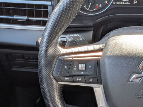 Used 2024 Mitsubishi Outlander SE image 22