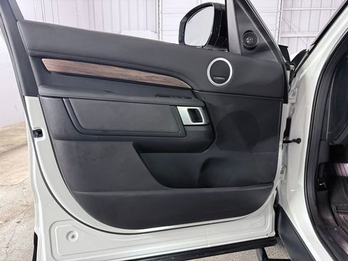 Used 2020 Land Rover Discovery HSE image 21