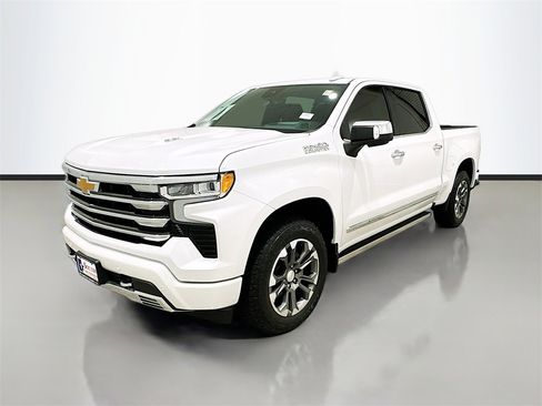 Used 2024 Chevrolet Silverado 1500 High Country w/ Technology Package image 3