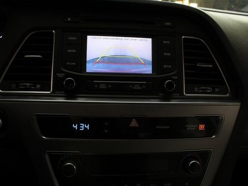 Used 2015 Hyundai Sonata Sport w/ Option Group 03 image 16