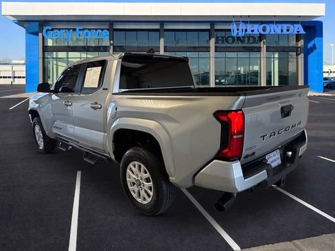 Used 2025 Toyota Tacoma SR5 AWD/4WD image 3