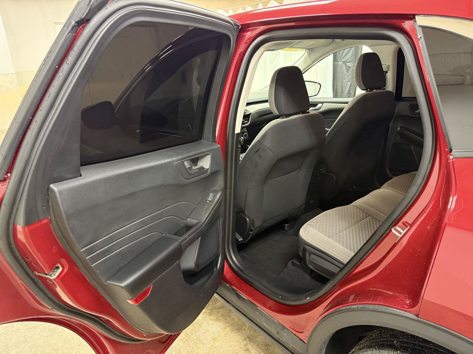 Used 2021 Ford Escape SE w/ Convenience Package AWD/4WD image 23