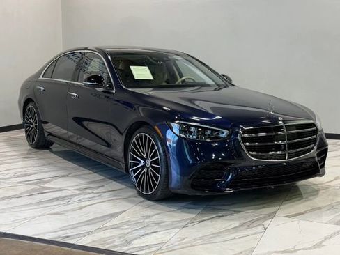 Used 2022 Mercedes-Benz S 500 S 500 image 4