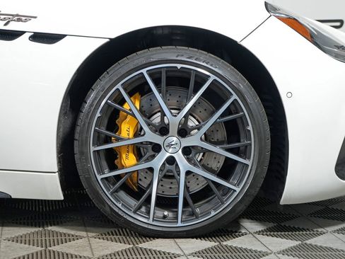 Used 2024 Maserati GranTurismo Trofeo AWD/4WD image 15