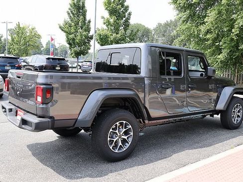 New 2025 Jeep Gladiator Sport image 8