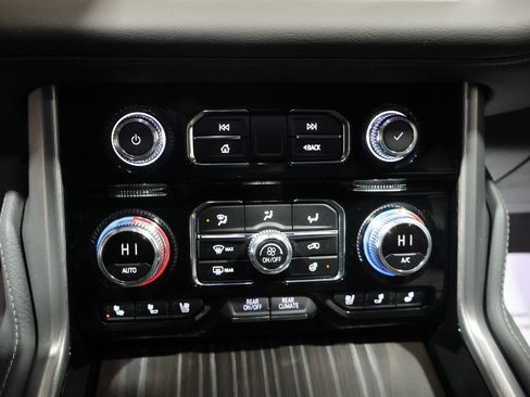 Used 2024 GMC Yukon XL Denali w/ Denali Reserve Package image 31