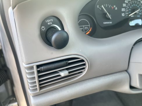 Used 2003 Buick Century Custom image 15