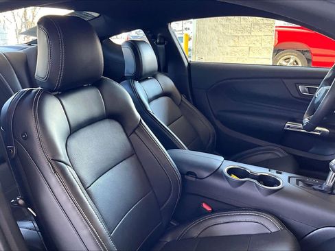 Certified 2025 Ford Mustang GT Premium image 8