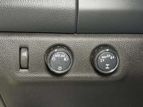 Used 2021 Chevrolet Colorado LT w/ Fleet Safety Package AWD/4WD image 8