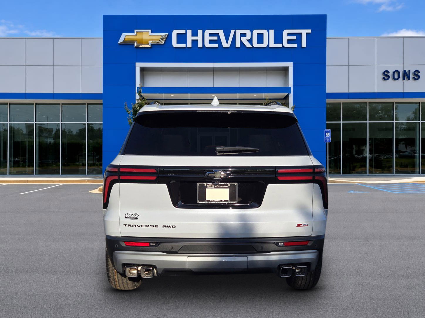 New 2027 Chevrolet Traverse Z71 w/ Enhanced Driving Package AWD/4WD image 6