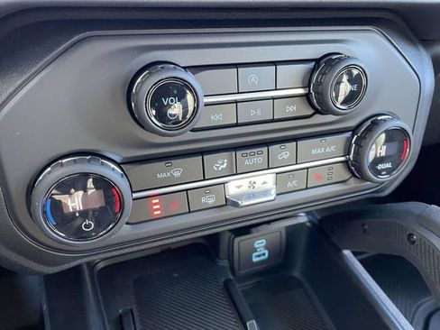 New 2025 Ford Bronco Big Bend w/ Matte Film Protection Package AWD/4WD image 9