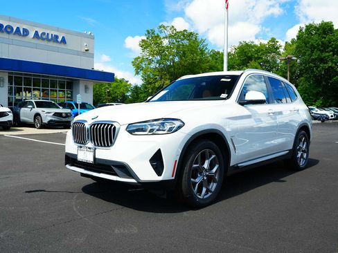 Used 2023 BMW X3 xDrive30i w/ Premium Package w/ZPA AWD/4WD image 2