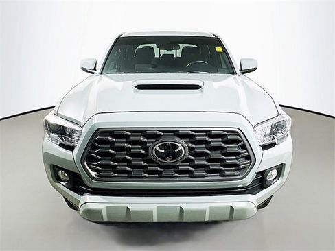 Used 2023 Toyota Tacoma TRD Sport image 2