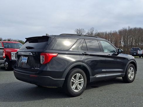 Certified 2022 Ford Explorer XLT AWD/4WD image 6