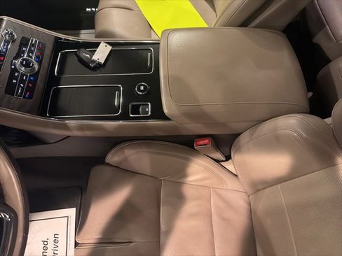 Used 2020 Lincoln Aviator Reserve w/ Equipment Group 202A image 10