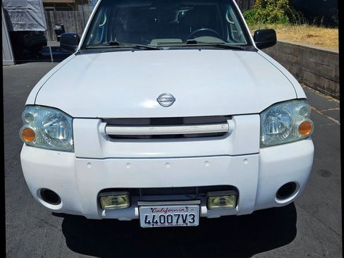 Used 2004 Nissan Frontier XE w/ (PWR) Pwr Pkg image 2