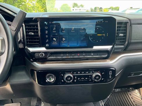 Used 2023 Chevrolet Silverado 1500 LT AWD/4WD image 18
