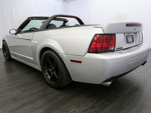 Used 2004 Ford Mustang Cobra RWD image 26