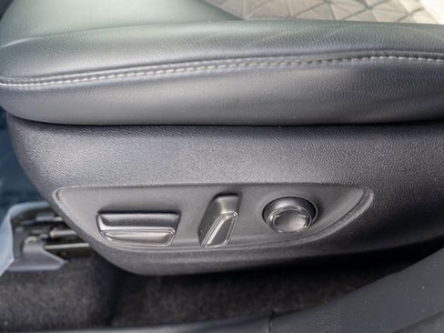 Used 2024 Toyota Highlander XLE image 23