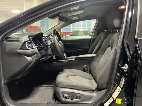 Certified 2018 Toyota Camry LE image 12