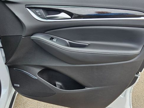 Used 2021 Buick Enclave Avenir w/ Avenir Technology Package image 18