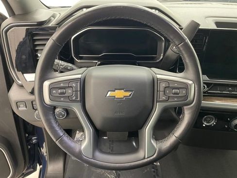Used 2022 Chevrolet Silverado 1500 LT AWD/4WD image 11