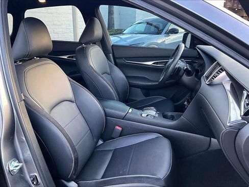 Used 2024 INFINITI QX50 Sport image 9