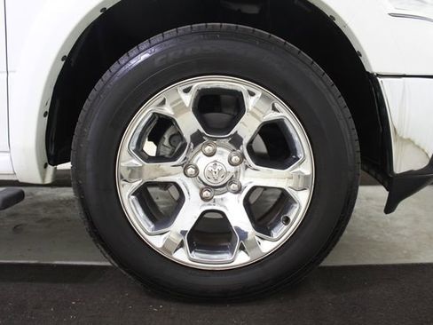 Used 2017 RAM 1500 Laramie RWD image 25