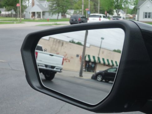 Used 2024 GMC Terrain SLT w/ Elevation Edition FWD image 25