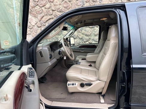 Used 2003 Ford Excursion Limited image 10