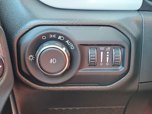 Used 2022 Jeep Wrangler Unlimited Sport image 31