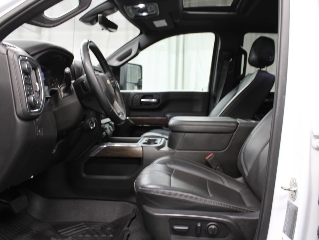 Used 2023 Chevrolet Silverado 3500 High Country w/ Technology Package AWD/4WD image 15