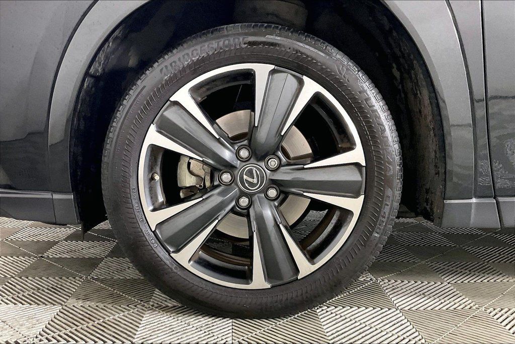 Used 2024 Lexus UX 250h FWD w/ Premium Package image 8